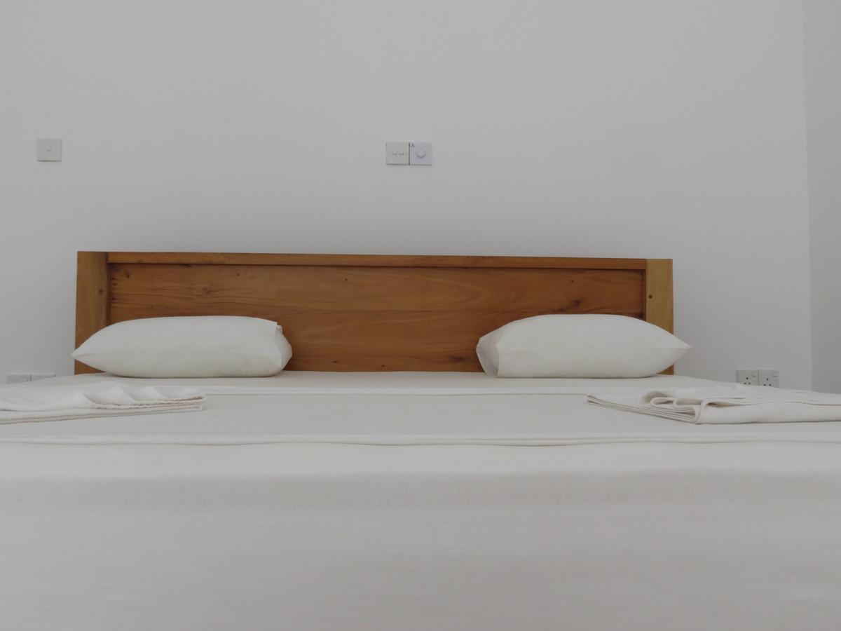 Mountain Wave Hotel And Surfshop ฮิกคาดูวา ภายนอก รูปภาพ