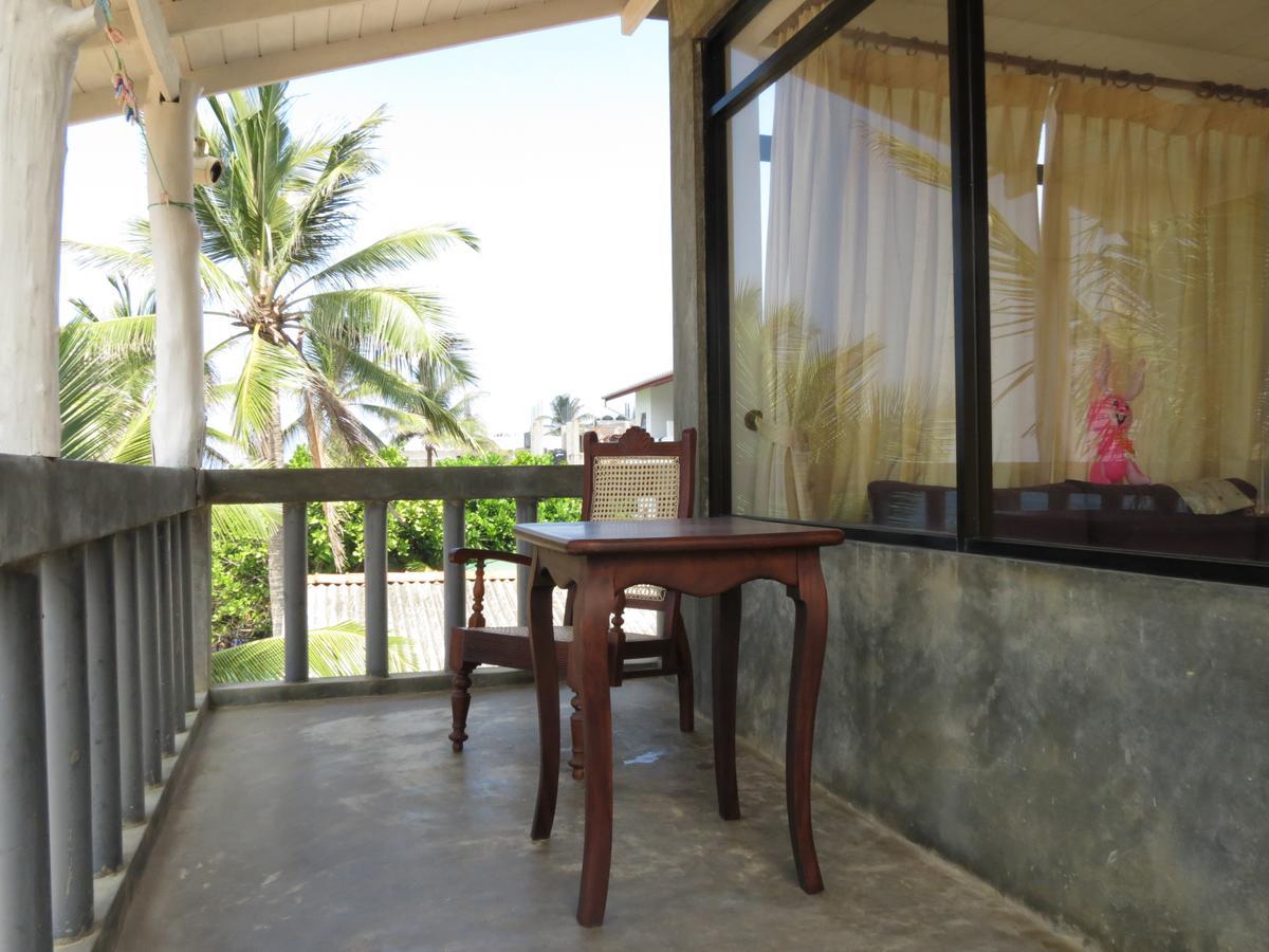 Mountain Wave Hotel And Surfshop ฮิกคาดูวา ภายนอก รูปภาพ