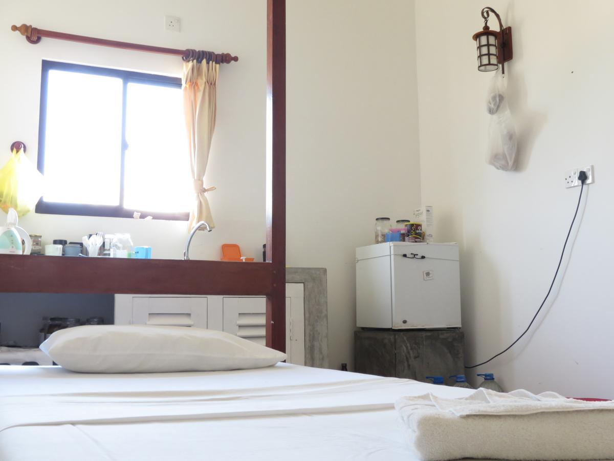 Mountain Wave Hotel And Surfshop ฮิกคาดูวา ภายนอก รูปภาพ